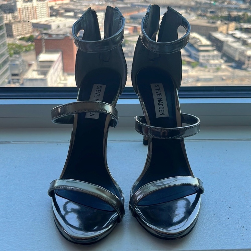 Steve Madden Strappy heels